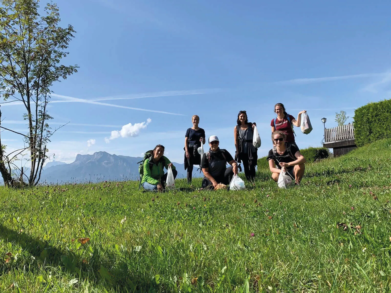group-of-volunteers